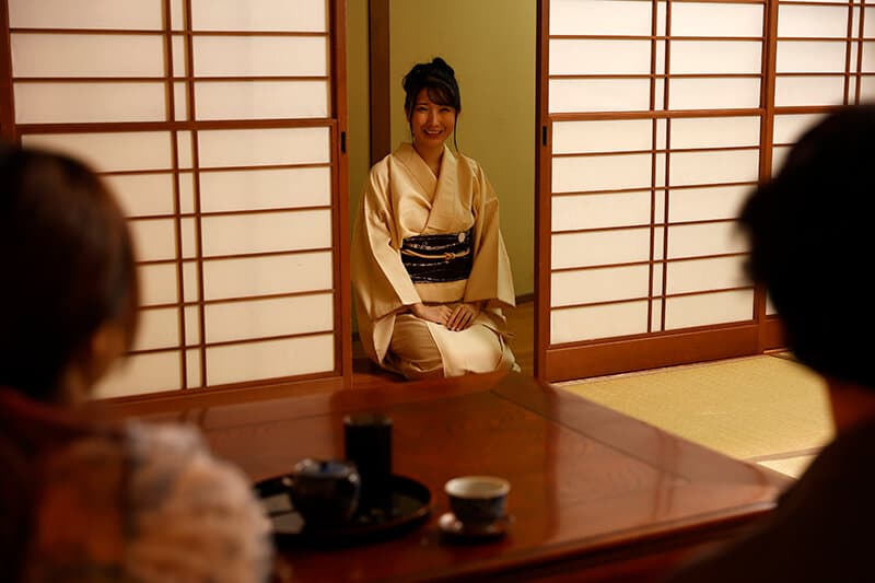 妻に内緒で女将に寝取られた一泊二日の超穴場温泉旅行