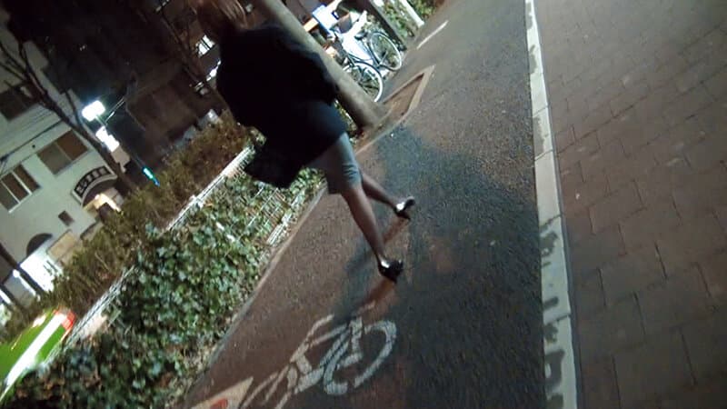 リクルートスーツ女性だけを狙い強●する犯人のレ●プ映像