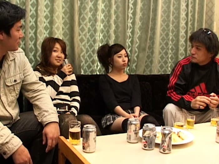 ハメハメ倶楽部がイク～ナンパで乱交！従姉妹編