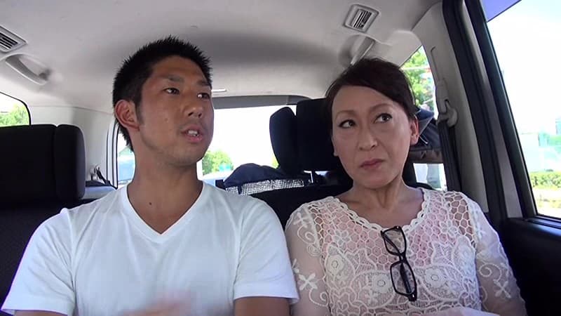 初撮り地方妻 品のある顔立ち！ むっちり肉体！ そしてスケベ好きな大阪五十路美人 梅田りょう