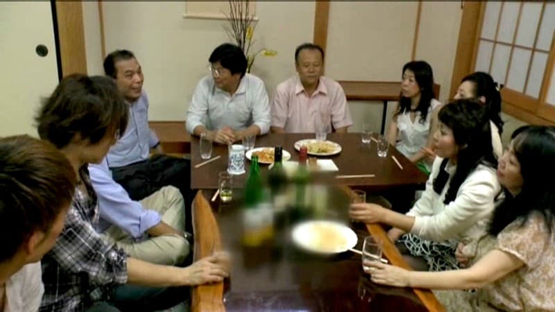 六十路熟年ドラマ 合コンに参加したらそこにお婆ちゃんが現れて僕の友達を口説いてセックスをしてしまった！