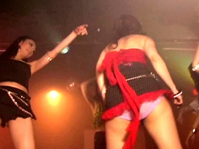 ま○こに食い込む危ないダンス ヌギヌギ編