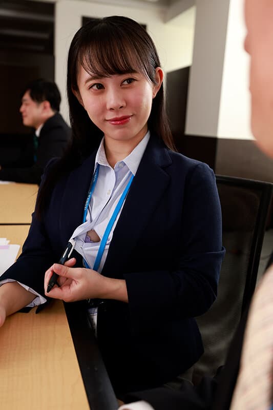 唾液が糸を引くほど舌を絡ませてキスせがんでくる接吻好き後輩