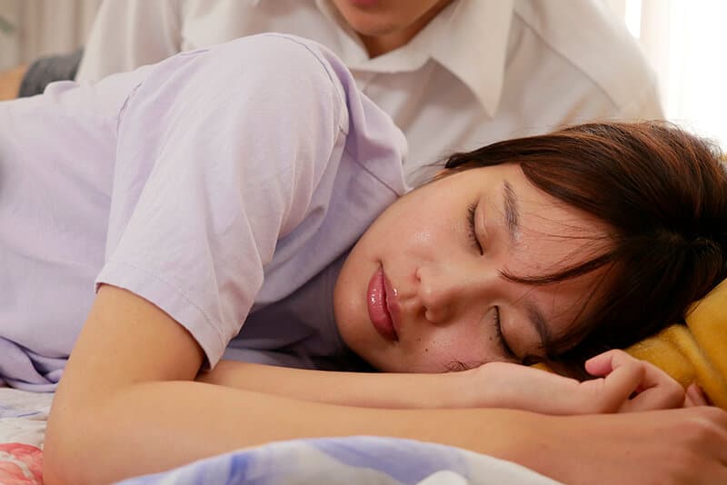 偶然にも会社の先輩と泊まることになり、すっぴん姿がマジ可愛すぎてエッチしちゃいました 【出演】前田美波