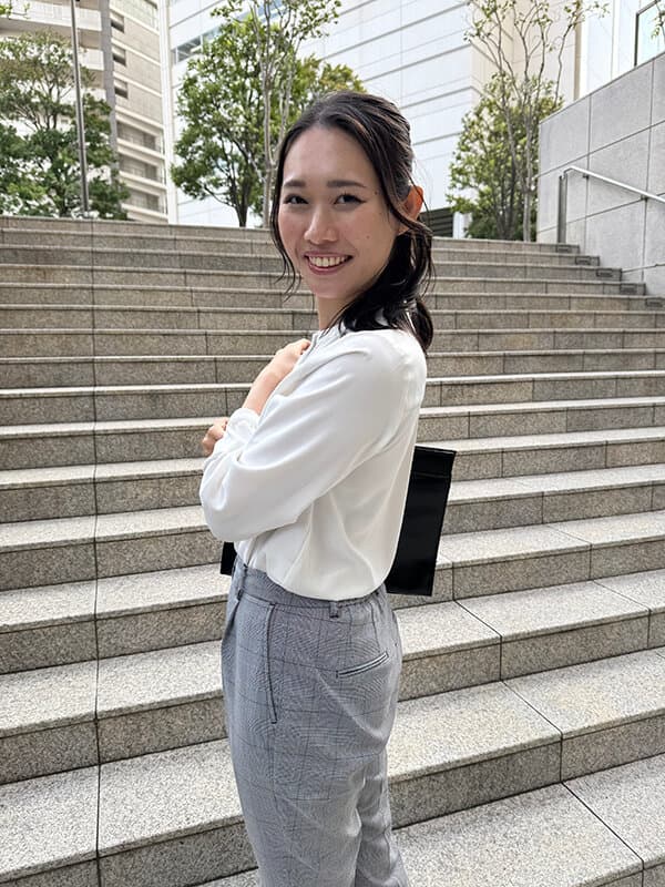 同僚を口説いてSEXするアカウント 今、狙っている同僚 三池小春