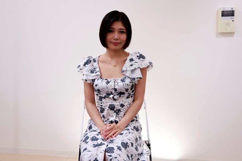 知的なOL営業さん 真面目な学生時代からの反動でキスだけで相手を好きになってしまいチンポ狂いのヤリビッチちゃんへ