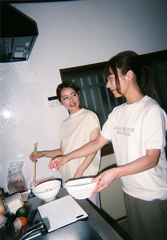 もしも2人が交際したら…好きが溢れる1日になりました。一緒にご飯作ってシャワー浴びて唇を重ね、朝起きても好きを確かめ合った初めての1泊2日デート 水川潤 美咲かんな