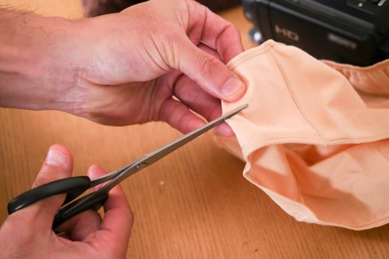 「『施術着の股間の部分に穴が開いていたなんて…』指入れマッサージで何度もイカされた人妻は自ら延長してまで挿入を求める」VOL.1