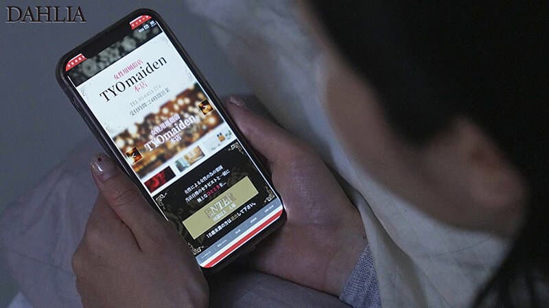 セックスレスを相談したママ友に紹介された女性用風俗で、イケメン年下セラピストのチ○ポに恋した巨乳人妻の純愛。 小野夕子