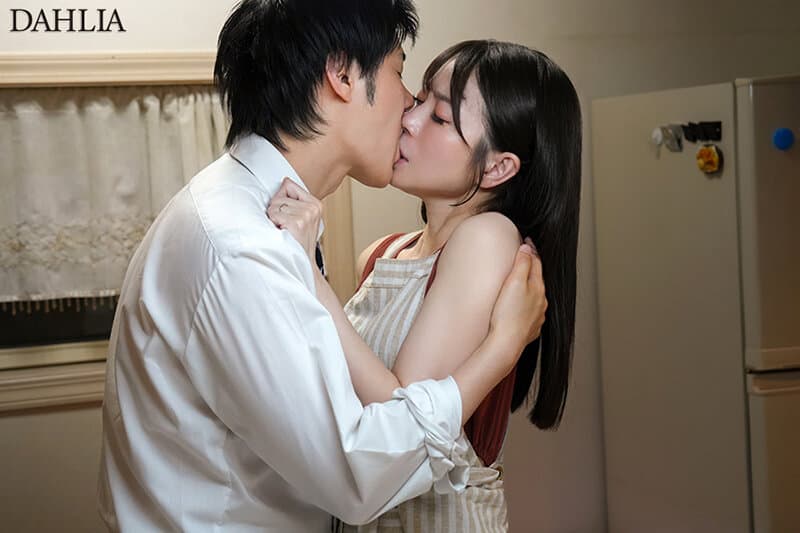 復活 糸矢めい 上司が出張で不在中、上司の妻とベロキス性交で濃密に求め合った日々…。 糸矢めい