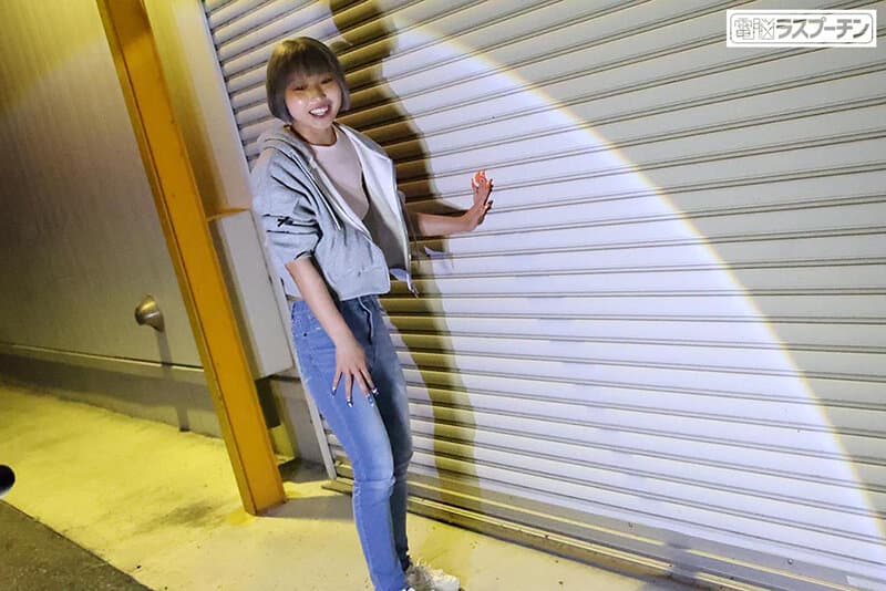 撮影中にカメラを奪われ集団で○○されたバカノーブラ配信女 彼氏と廃倉庫に不法侵入するバカノーブラギャル配信女 北城希