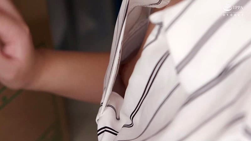 胸チラしているのに気付かず働く女子社員に手を出しちゃった俺4