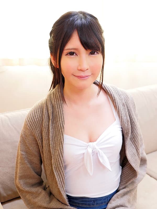 デリヘルで呼んだ娘が、敏感すぎて潮吹いて僕の部屋をビショビショにするので怒ったらヤラせてくれたけど、感じまくりまさかの連続イキ！更にハメ潮吹きまくって困った！ 小谷みのり