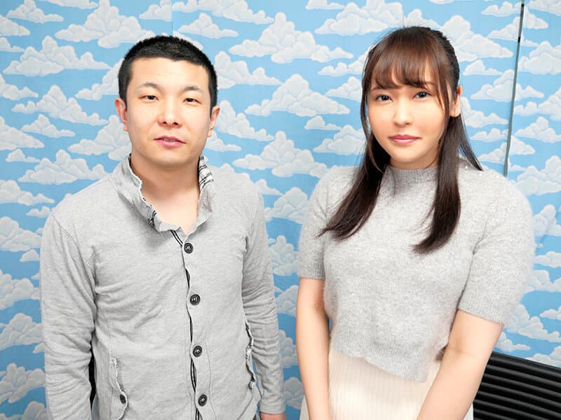 ラップ1枚被せて友達と素股してくれませんか？と偽り溶けるラップを仕込んでウブなお嬢さんに生ハメ、中出しさせちゃいました！ 新垣智江