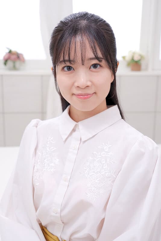 新宿で出会ったうぶな女の子が性の悩みを抱える男と「素股オイルマッサージ」に挑戦！ 生マンにヌルヌルこすれるチ〇ポに発情しちゃって 『マ○コに入れちゃうw』そのまま生ハメ中出しSEX！！ 梅川ことね