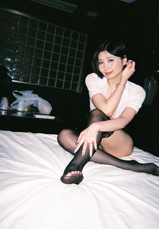 妊活中で味気ないSEXをする旦那の代わりに休日デートとして呼び出してきたゴックン大好きセフレ真野祈とラブホはしごで何度も精飲と激しい中出しSEXをした