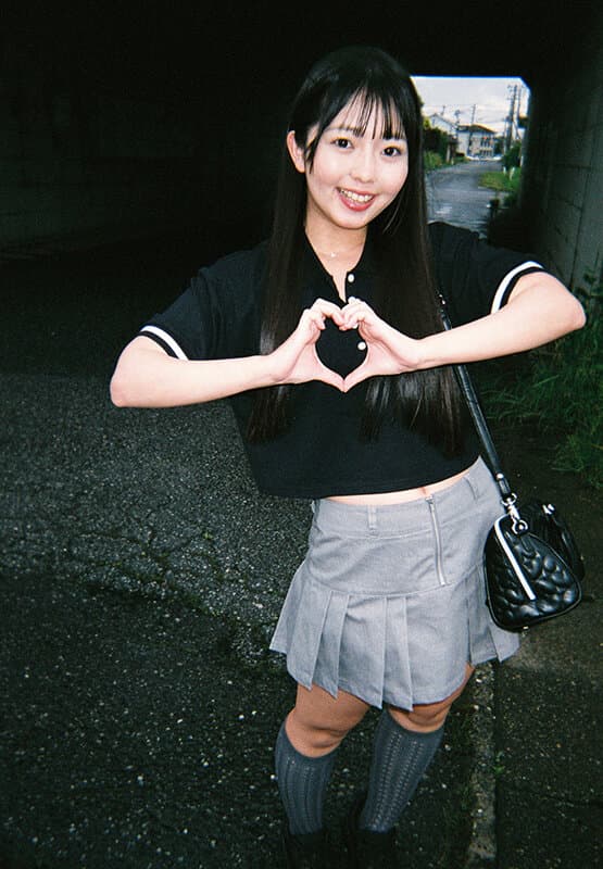 「精子が出るところも中に出されるところも感じたい…」パイパン美少女セフレ泉りおんと真正半外半中出しデート