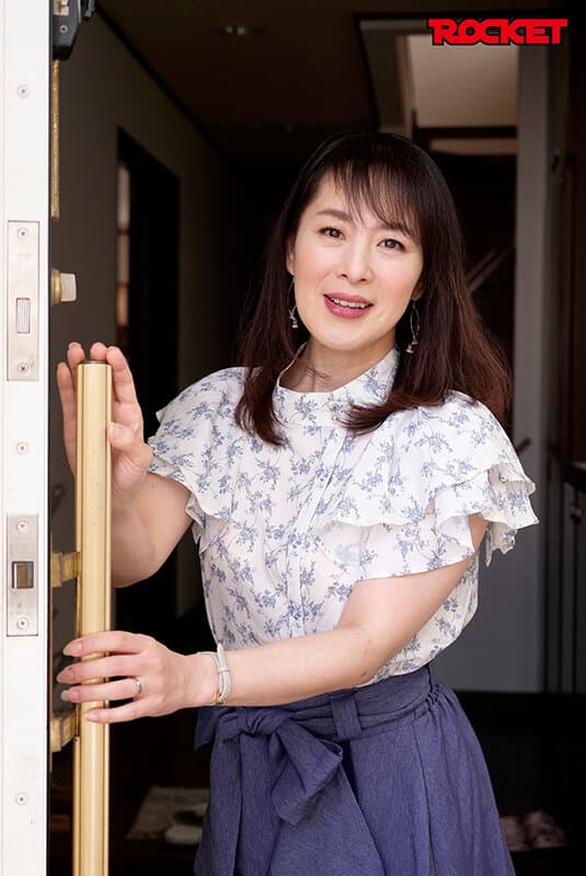 AVで息子とヤッちゃったアノ美人ママの自宅を14年ぶりに訪問 美人ママ相川さんのシン近親相姦生活2026