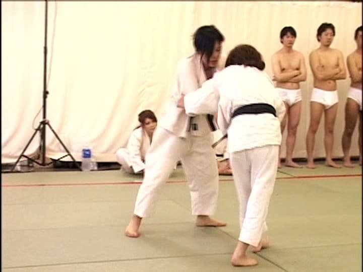 女柔道家vsレ●プ魔