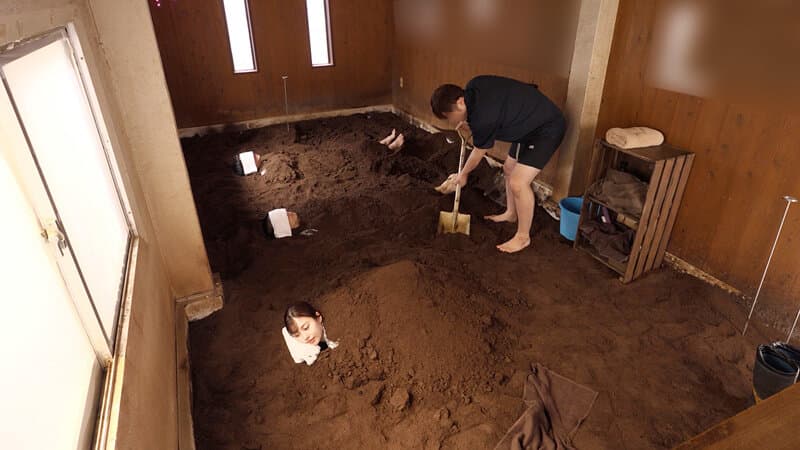 美人CA（既婚者）限定 砂風呂に埋まって身動きできない〇淫NTR拘束マッサージ 横が見えない状態で、隣に夫が居るのにイッてもイッても止めずに絶頂させ続けた女の「サイレント絶叫」