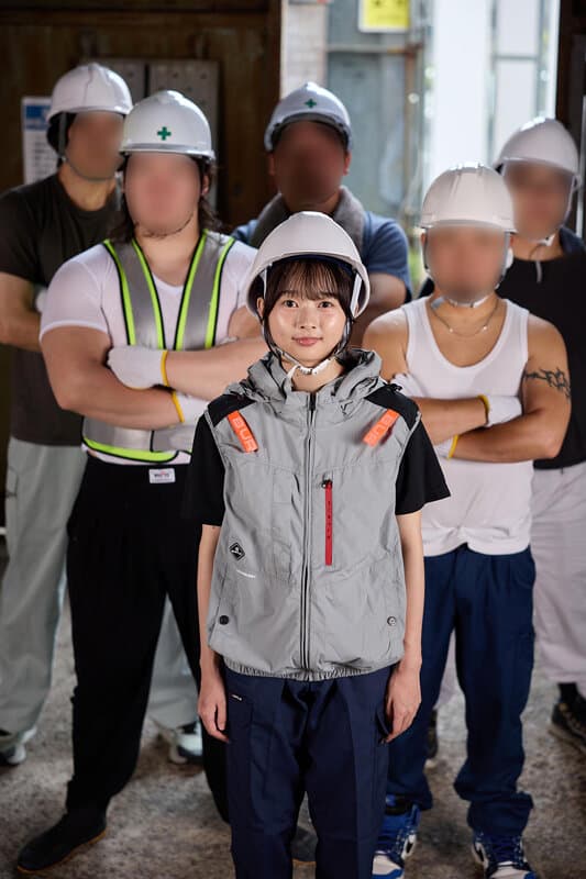 ピストンバイブ解体女子‘実習’という名のシゴキにもめげずに男社会で解体工を目指す純朴研修生に密着 運搬作業編