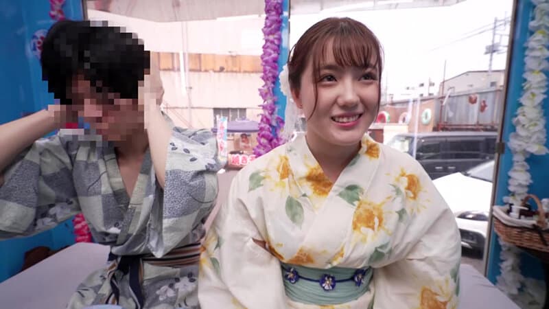 浴衣カップル夏祭り！浴衣潮まみれ濡れグッチョエステ ミラー号の外に彼氏がいるのに淫乱スイッチ激押しで理性吹き飛ぶ絶頂アクメ！撮って出し！マジックミラー号～まおちゃん＆しょうくん編～