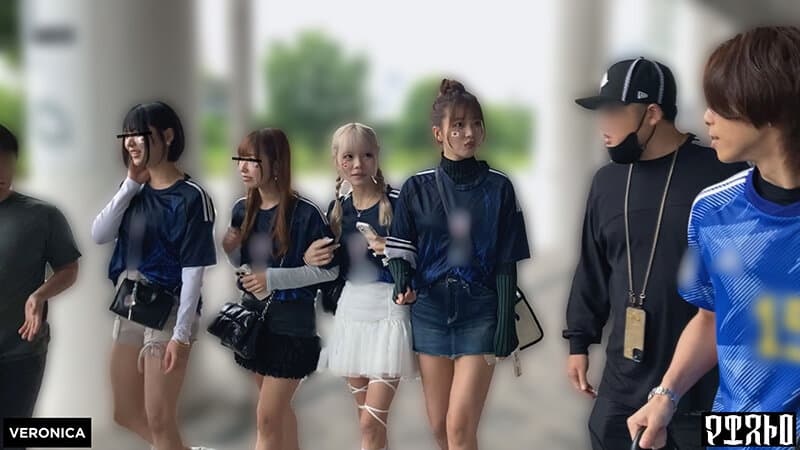 ゴールイン！美少女サポーター達とスタジアム外で秘密のオフサイド！【みゆ/ゆみ/れい/りん】Ver.れい＆りん