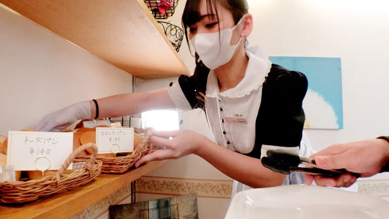 脱糞ベーカリーカフェ ホクホクうんこ鬼盛り！あやめのボリューム満点うんコロッケパンをどうぞ♪