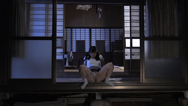 限りなく拡がる制服少女の肛門 「私のお尻の穴を拡げてください…」 前多まこ