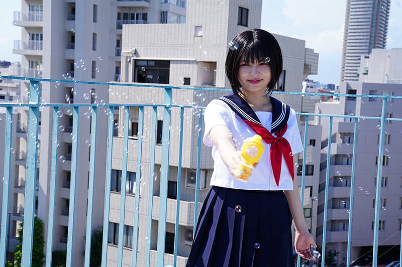 美女の足裏をふやけるまで舐めたい！虹村ゆみ