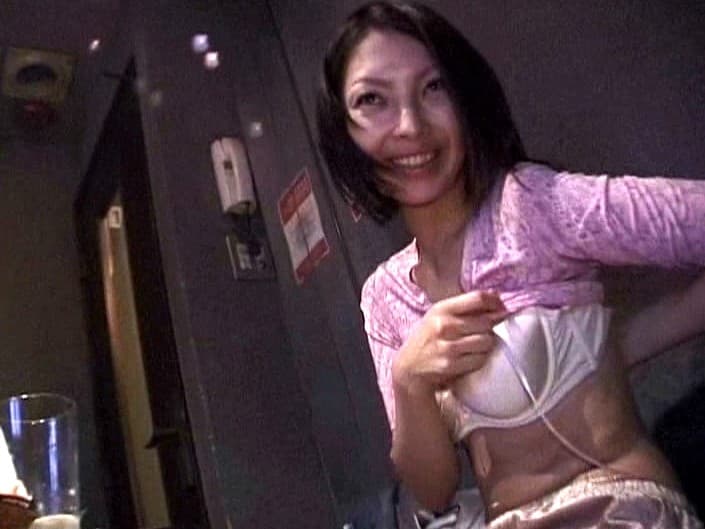 手コキはセックスより上級！ スケベなことで頭が一杯の男女なら一度はやったこっそり手コキ