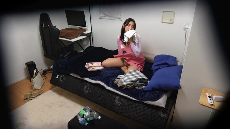 一人暮らしを始めた息子に母性溢れる美人母が童貞筆おろし。