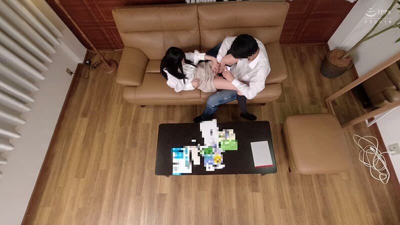 【ガチ流出】ドマゾ美少女の発狂 メスガキ大量失禁！！ 月美りょう