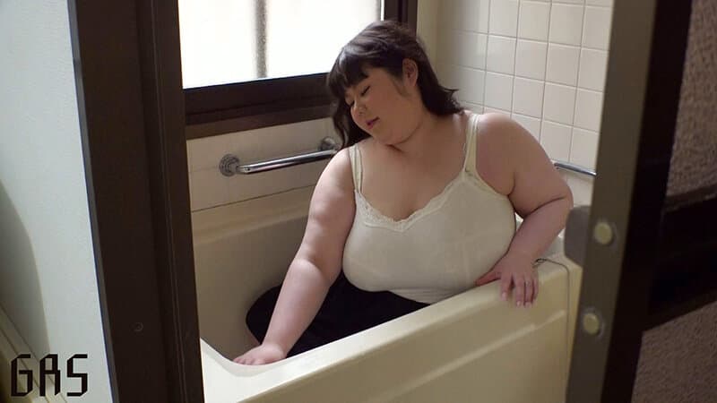 若妻デカブラマニアックス 義母はやりマンパイズリで有名なLカップの後輩だった 姫野ももな