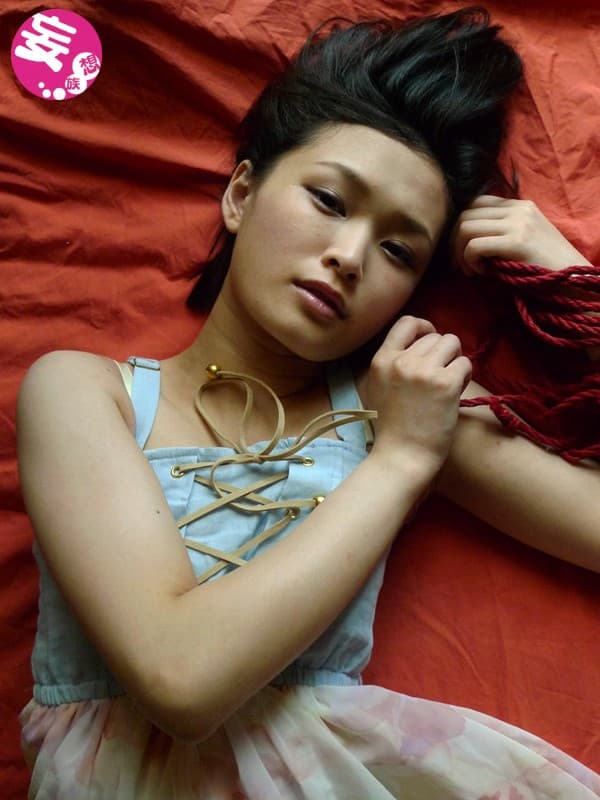 赤い縄枕 竹内真琴