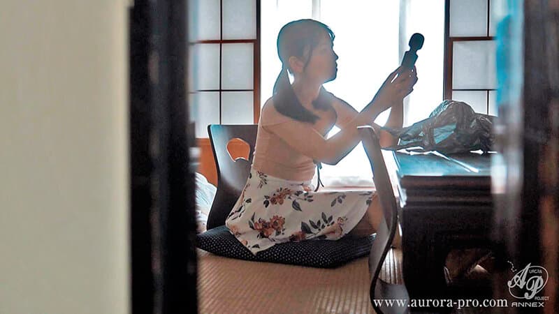 「わたしを孕ませて…おじちゃん…」 膨らみ始めた乳房を叔父達に悪戯されて…淫乱中出し孕ませ懐妊 中年チ〇ポ偏愛女学生 帰省してきた姪っ子の美乳 南見つばさ