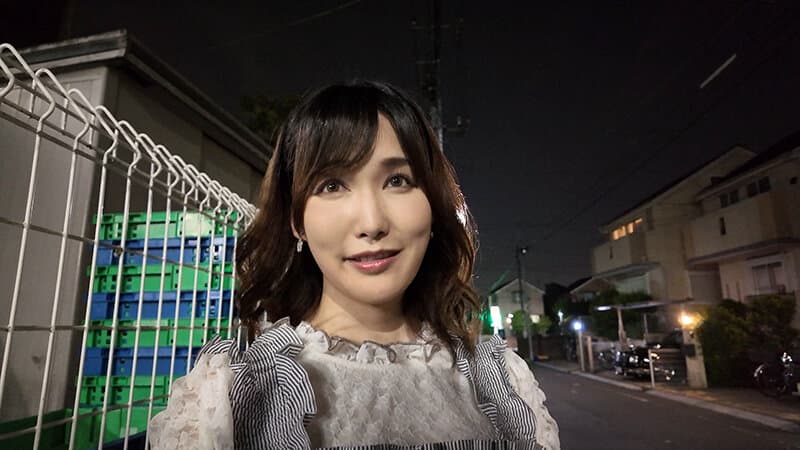 THE ドキュメント 本能丸出しでする絶頂SEX お色気ムンムン気品溢れる美人妻がハメまくりヒクつきエロ狂う限界乱交 徳永しおり