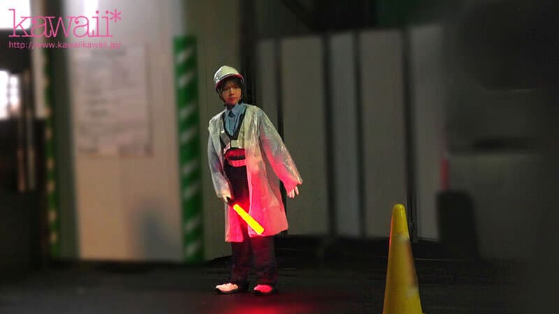 史上最も幼くエッチなAカップ合法ロリ交通警備員、安全第一守れずイキ潮ハメ潮大量中出しアクシデント 翔乃そら