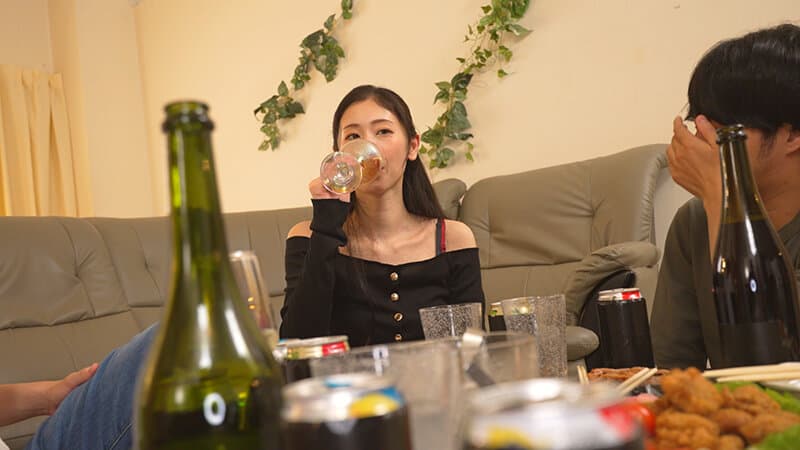 「小松杏」を本気で酔わせたら～性欲暴走リアルSEXドキュメント