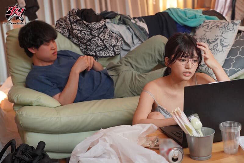 預かった甥っ子の巨根ち●ぽを断れなくて…相性良すぎたポルチオイクイク発情に沼っておかわりセックスしまくる独身アラサー限界OL 根尾あかり