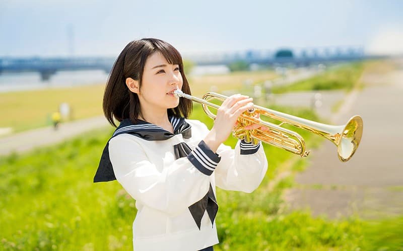 青春メモリアルSEXドキュメント ひかるちゃんAVデビュー 卒業式直後にマジックミラー便に乗った吹奏楽部の美少女女子○生の3年間応援スタンドから片思いし続けた野球部同級生との恥じらい純情SEXお見せします！ 皆月ひかる