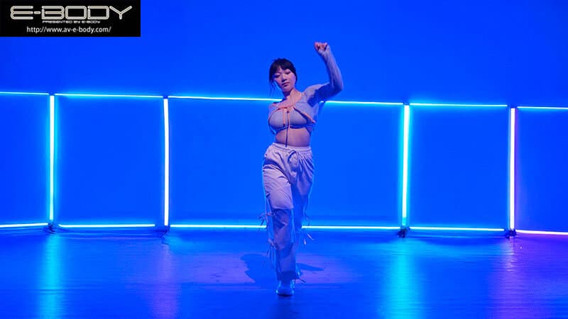 「やわ肉×筋肉」まさかの融合！実は全国クラスのダンサー 食べ盛り愛嬌ボディ女子大生は踊るたびにH乳が揺れ飛ぶAVデビュー 山本ことね