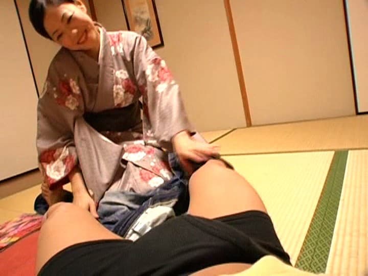 友人のお母さんと内緒でアナルファック