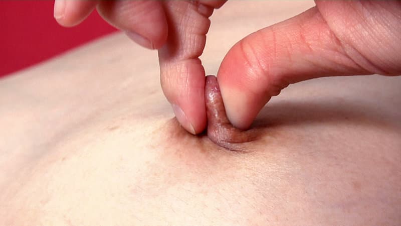 つねり勃起乳首