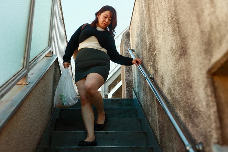 アパートの隣に住むムッチリすけべな五十路妻 豊永映美