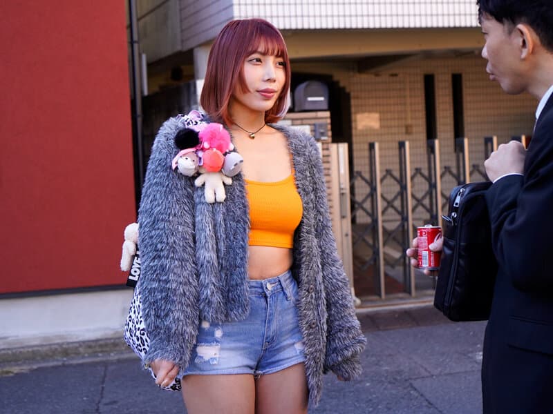 10年ぶりに再会した地元で有名なヤリマンギャルの究極ハンドテクで男潮が吹くまで無限にぶっこ抜かれまくった！ 安位薫