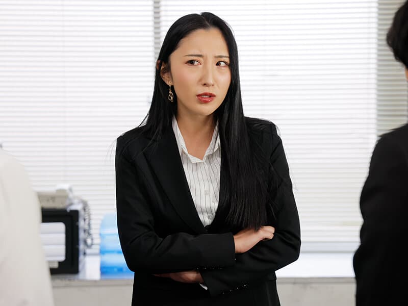 世界一おしっこ飲ませるのが大好きなドSな女上司の聖水調教 デカ尻顔面騎乗飲尿クンニで再教育プログラム 北野未奈