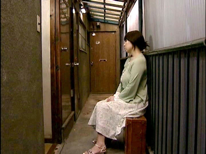 色っぽい嫁 隣りの新婚嫁を覗く/18才の後妻/オラの嫁のでっかい乳房