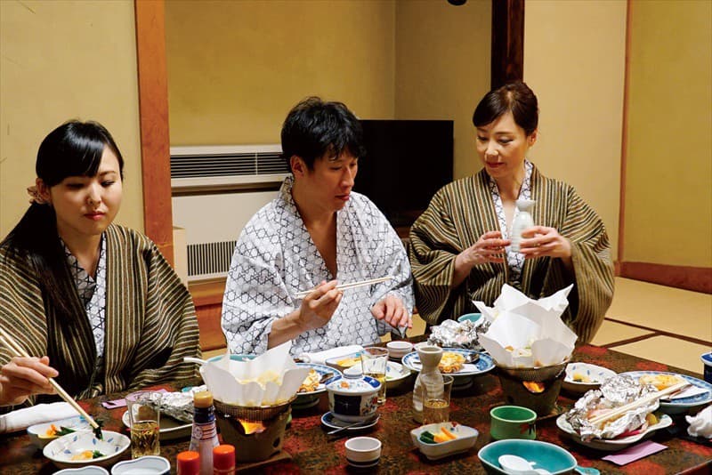 嫁の母 妻よりもお義母さんがイイんです！！ 嫁には絶対に言えない禁断の中出し交尾