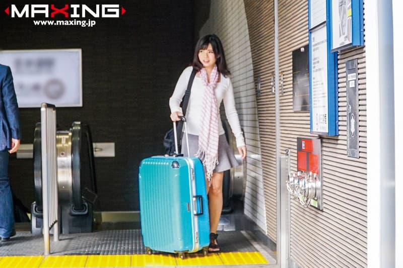 新人 三浦加鈴 ～て●みくらぶツアー参加者（Hカップ巨乳24歳）が海外から自力で帰ってきた！貯金がなくなってしまったので帰国早々1本限りのAVデビュー！！～